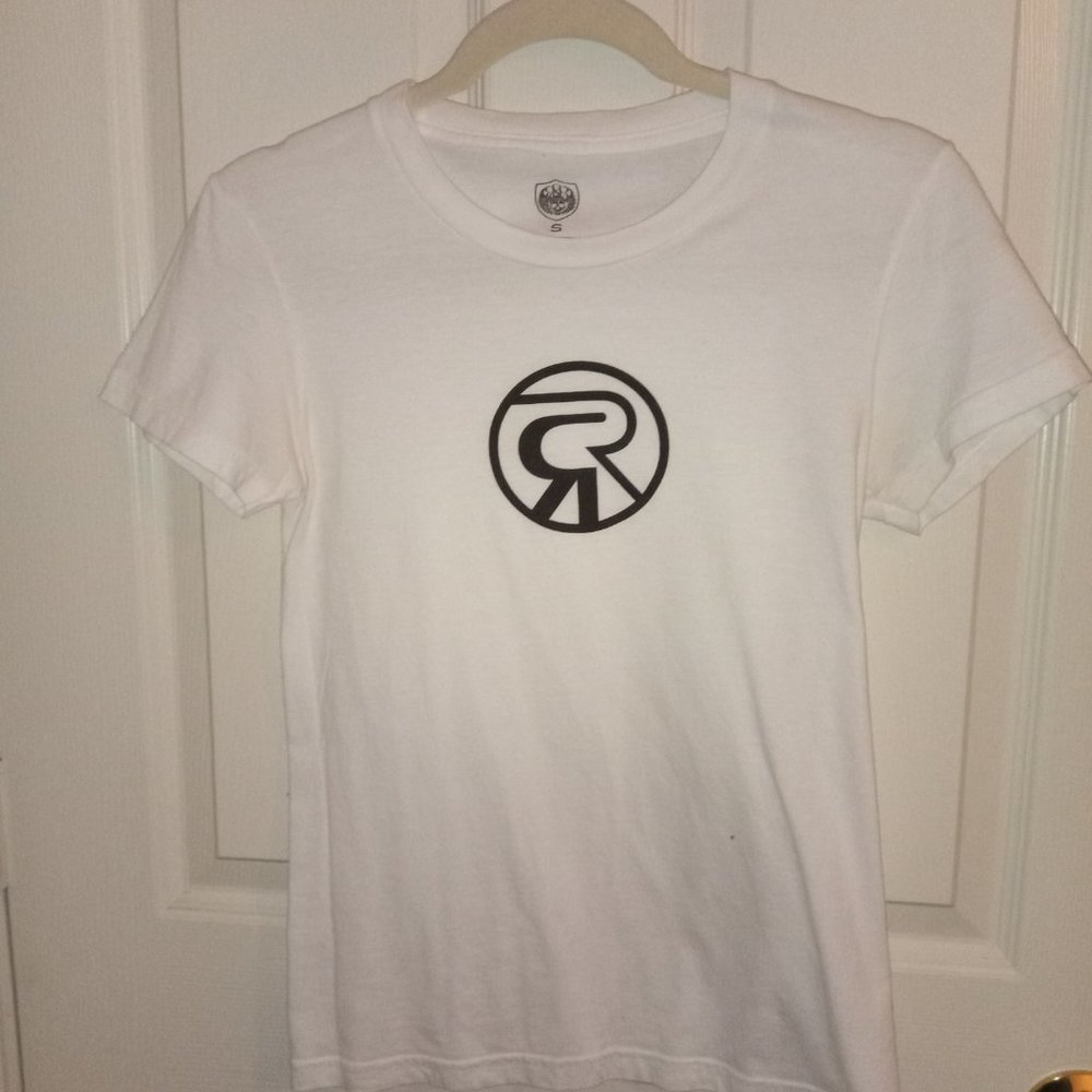 Rock and Republic White Logo T Shirt Size Small